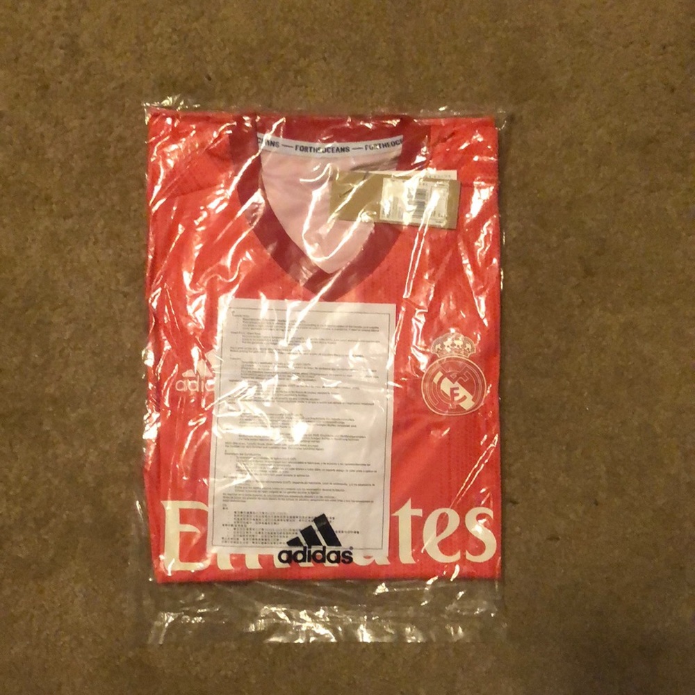 Real Madrid Alternate Parley Kit